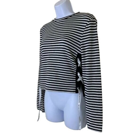 Divided H&M Cropped Lightweight Sweater S Knit Top B&W Pullover Mall Goth Stripe - Picture 2 of 7